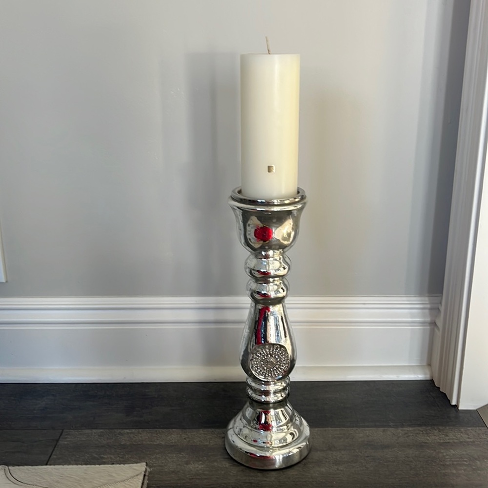 Candle holder with party lite candle